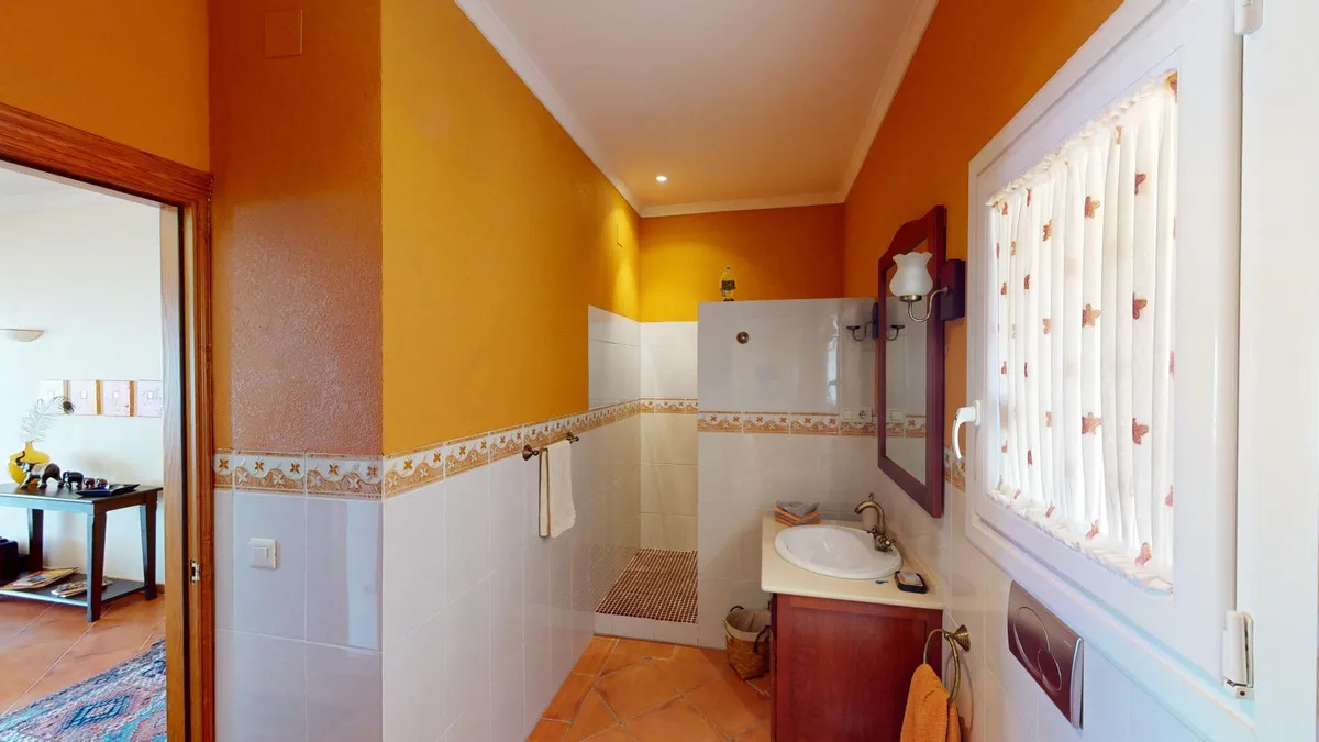 e5e84e91-f382-48b3-8b39-839de32731ec