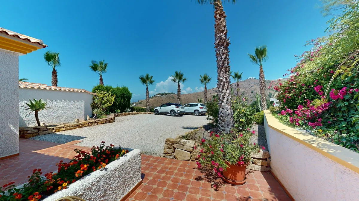 f3312861-002f-4cd7-878e-a01ca307d4c1