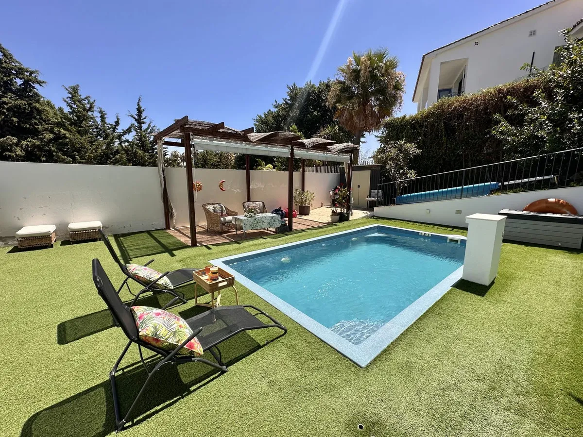 733e2d52-11a7-4da2-a841-cd684a6062ba