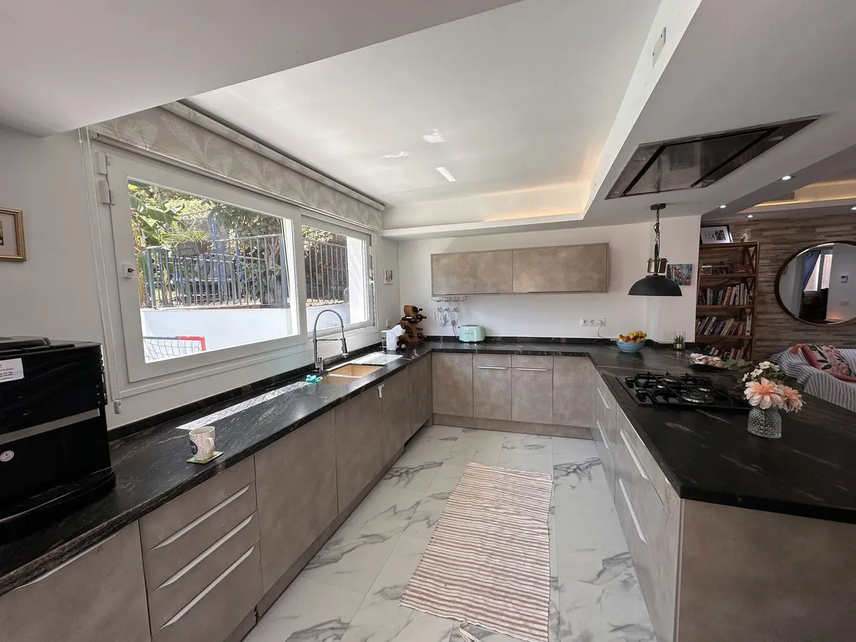 e26d4781-02b1-457f-91ec-9ae28c805540