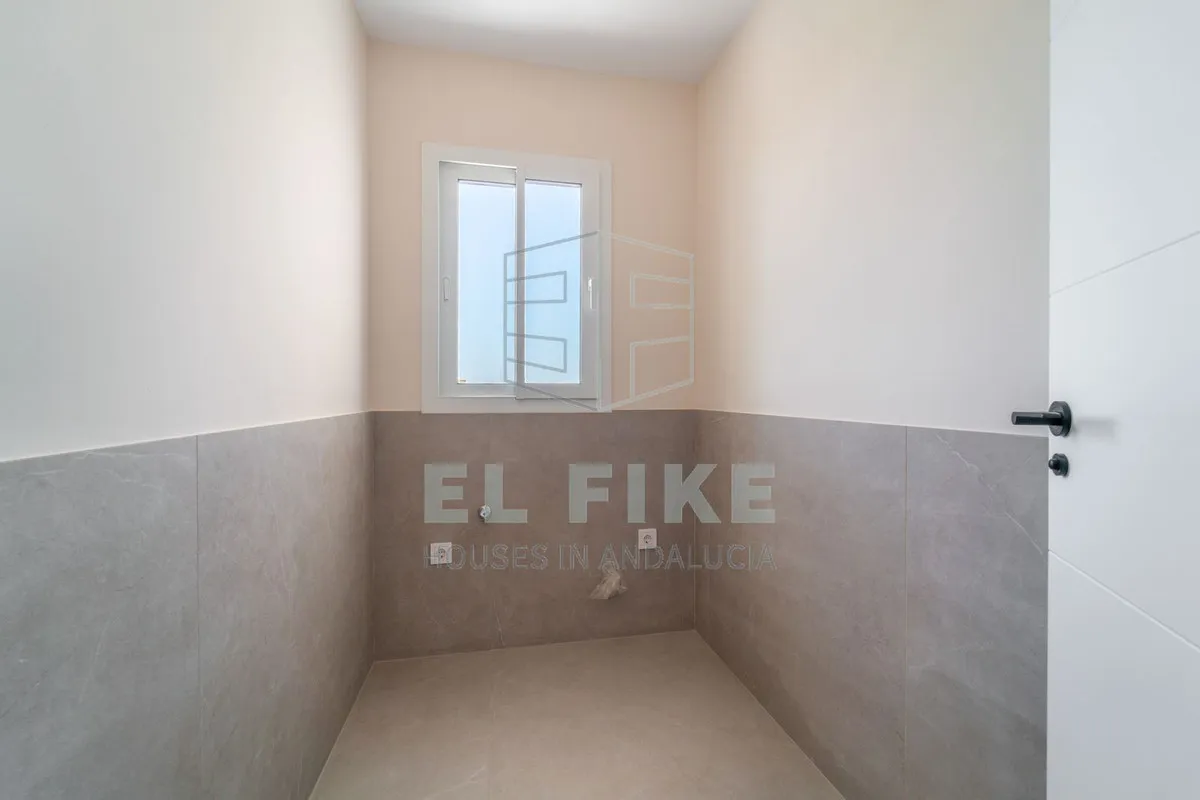 12fcfd31-dbcd-4606-be19-9f79bc28b41e