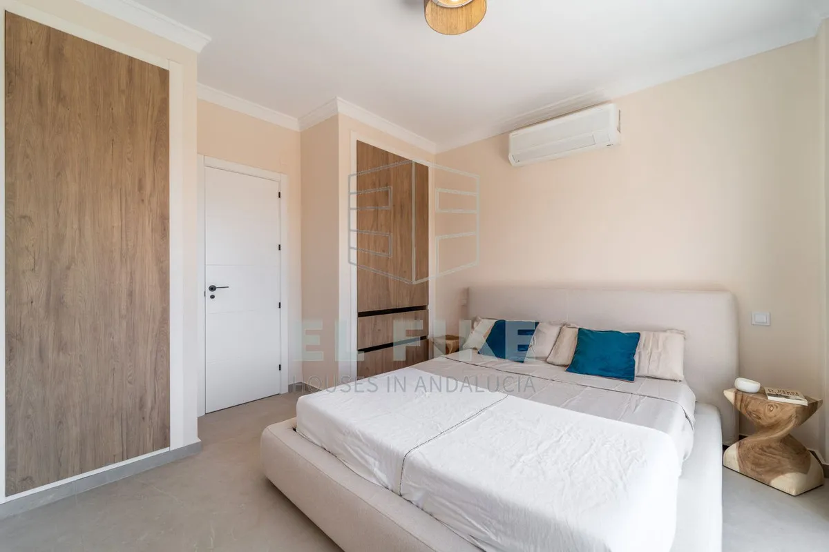 f0ffd048-abdd-4c6c-8d58-867c3ecb5e82