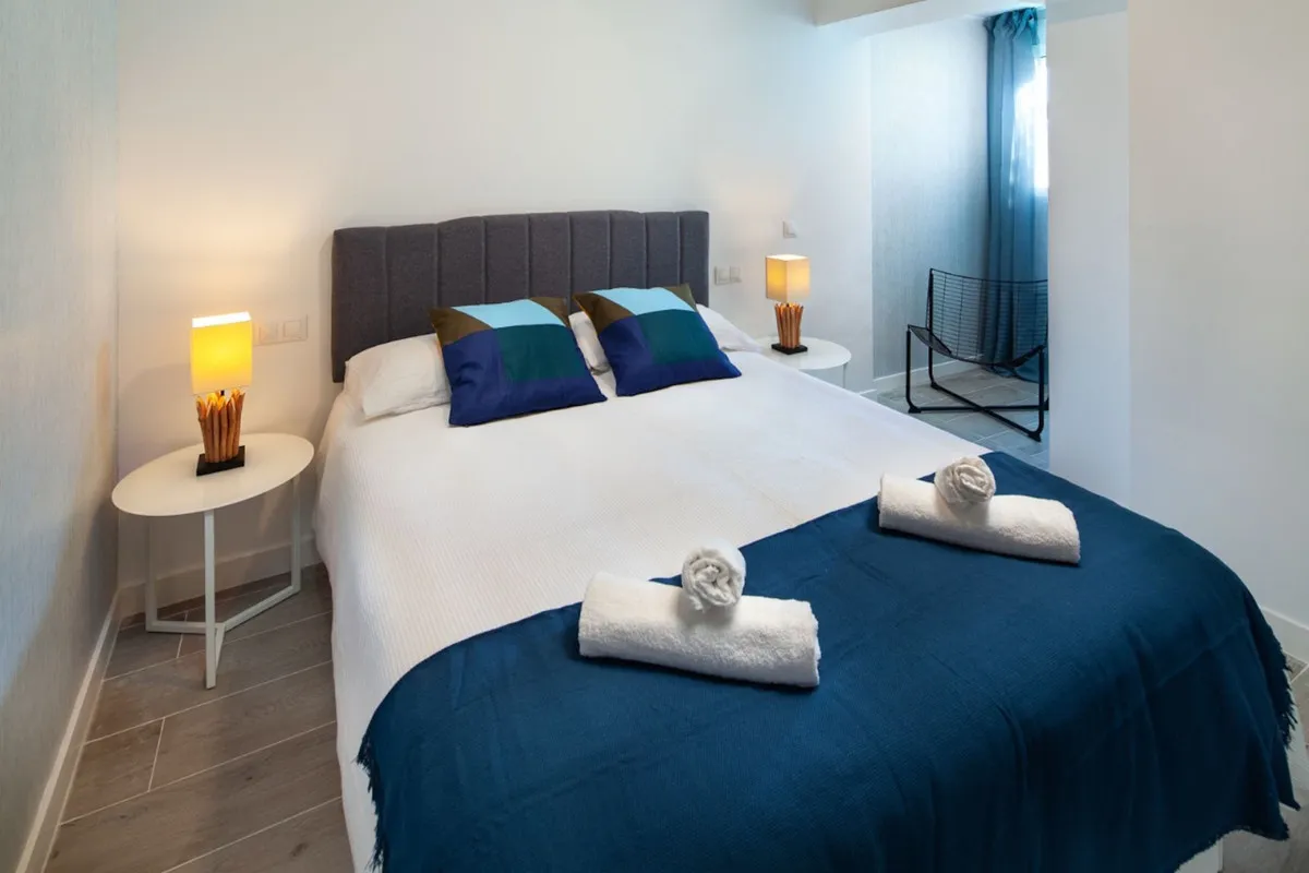 bd55e3fb-3d87-48c0-b620-3d614c1b5806