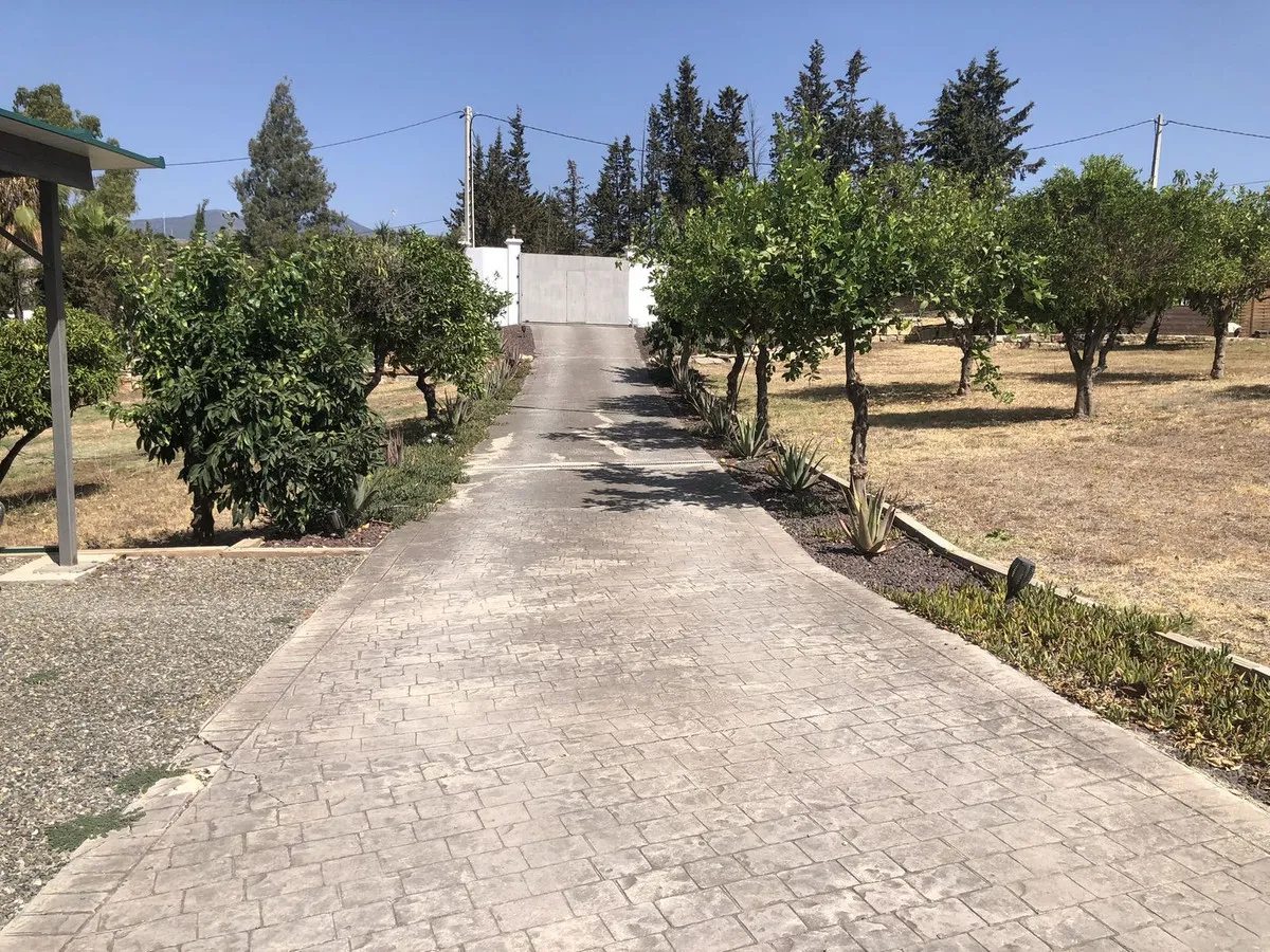 75ee40b7-8021-4753-bdc5-ef3c704082c7