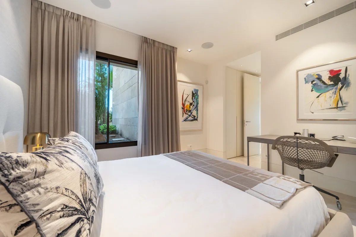 394ff447-2ee0-49ef-b732-774616381887