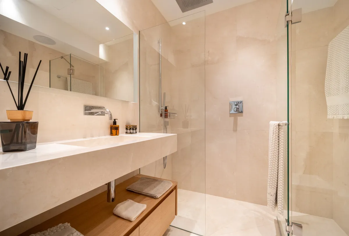 6ad7035f-8e24-4019-9d9b-9e598eb15b82