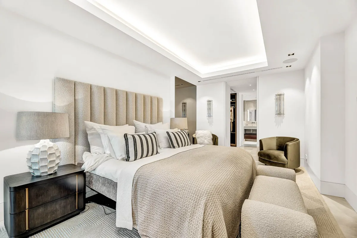 036489a9-97d8-4a5e-836c-ed0e74af94a2