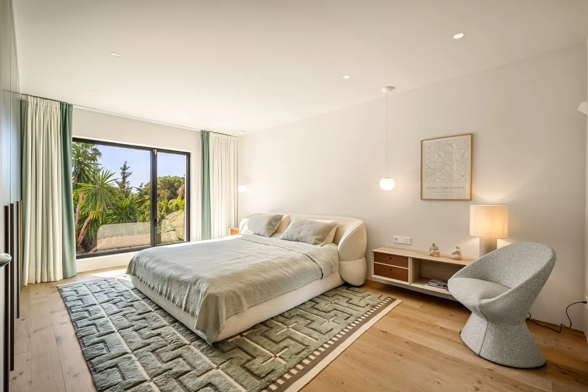 b33d86c9-0efe-4b33-83ee-ea313ac22e2d