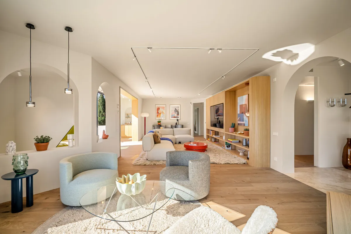 e67a5e24-0e71-4f82-9628-e363f72769d9