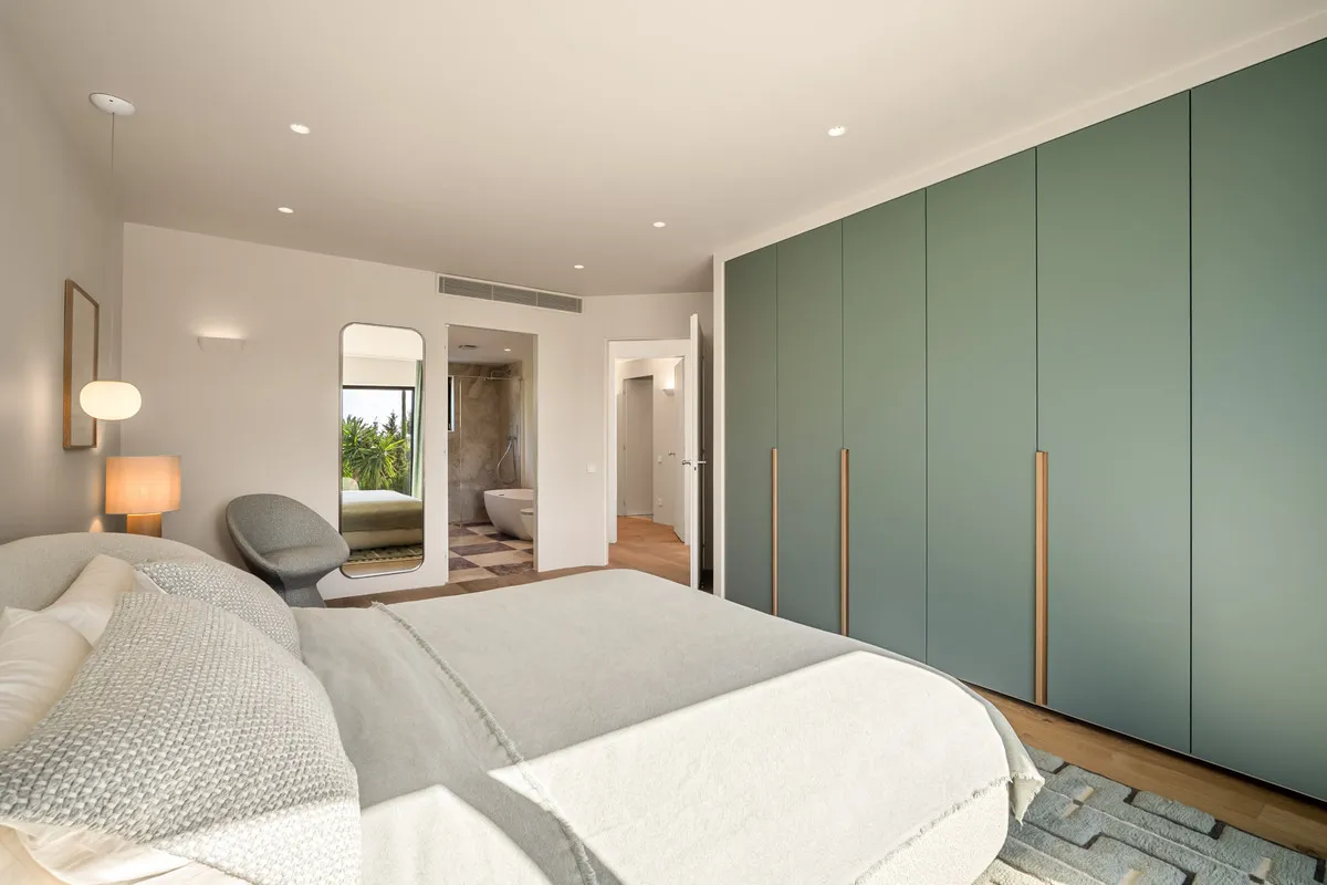 fecc9041-82ee-4904-8e22-a8bd50be56fb