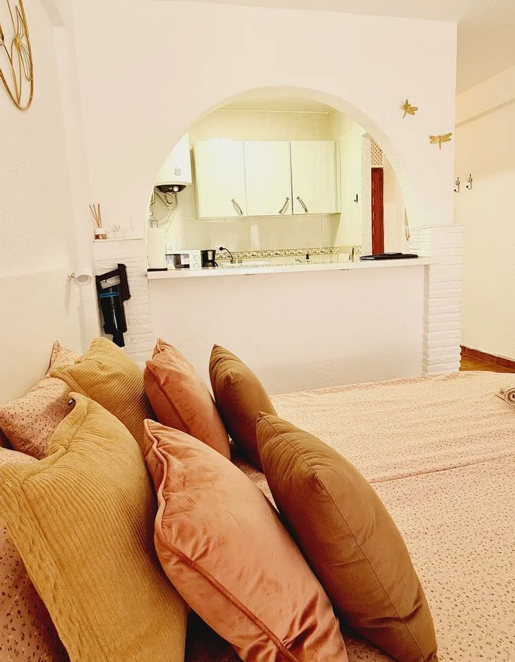 b2f4ce50-42e7-491f-bcb0-086f2d70df9e