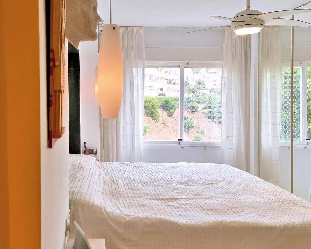 199c5b86-6e5b-41de-a77b-2d9cfdddb791