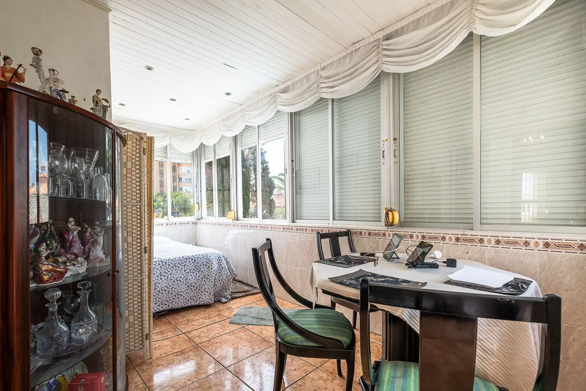 fe2ba678-f4c5-4c93-8dc8-caf9aa731743