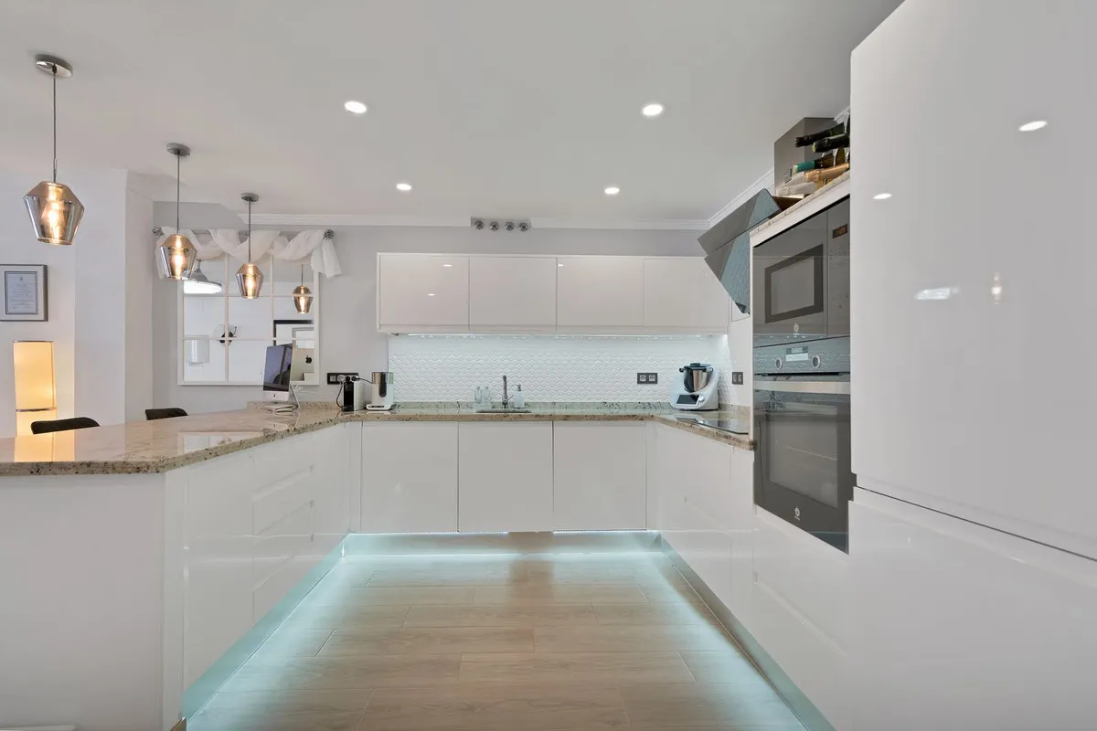 3dbe0021-ff69-4c95-9654-ee4bbca179c8