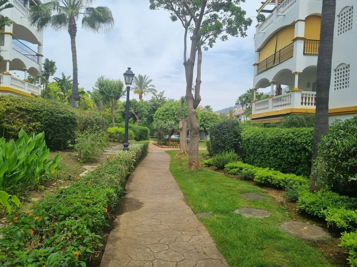 0b7c16e2-9d30-489b-a9ca-306a19548b2d