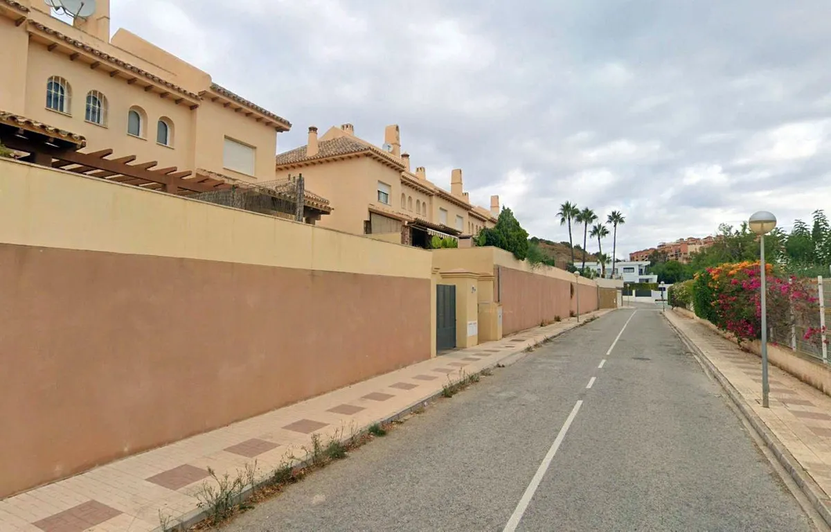 23fb8d7d-3dbc-4656-820a-f7597328b628