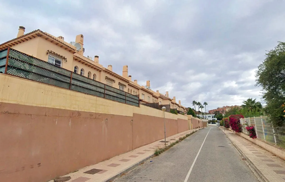 52ce52c7-f149-402d-8d43-7bd1a6cfae01