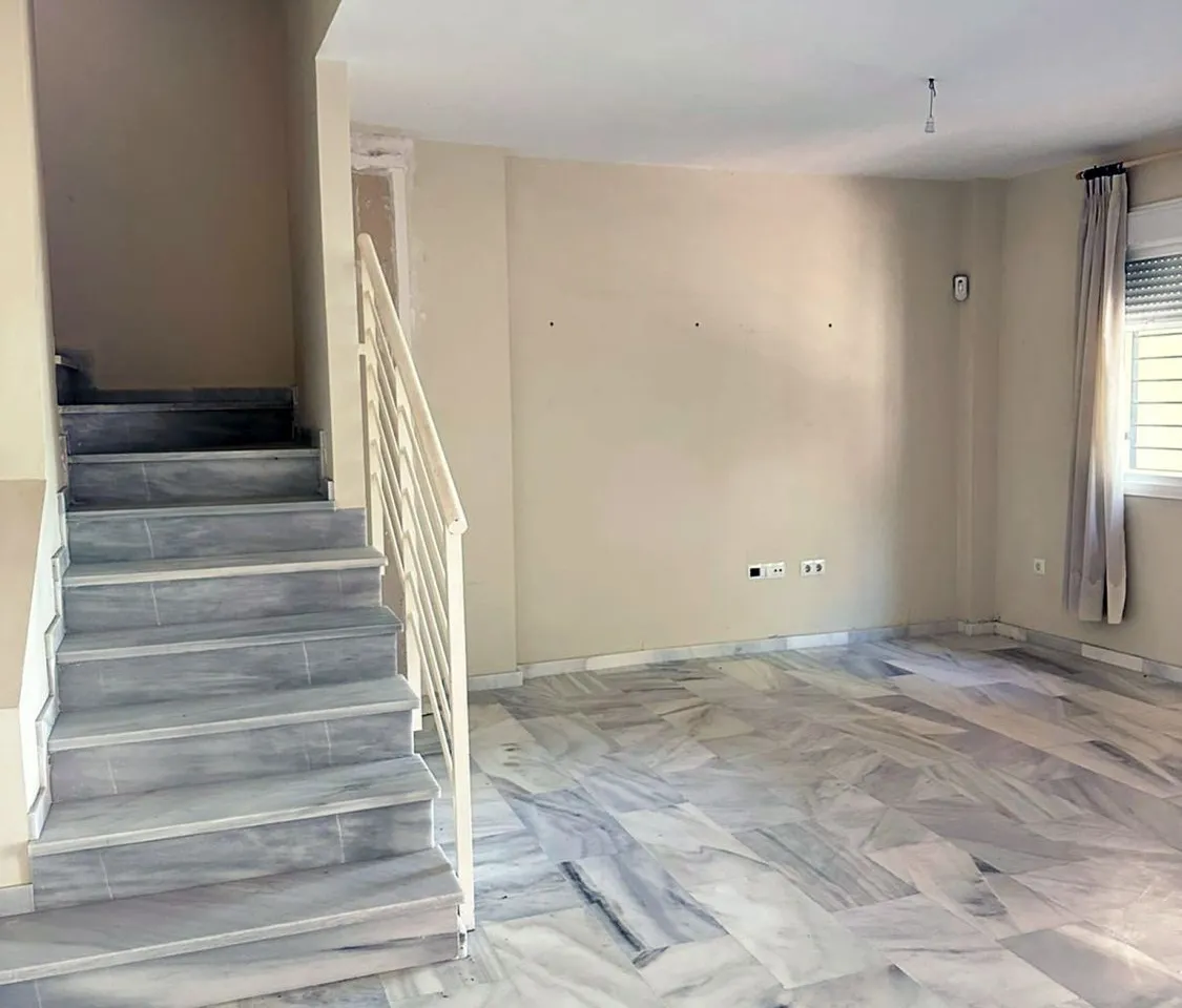 fd054df8-f4d5-4ced-a7ac-5abfe179d1cc