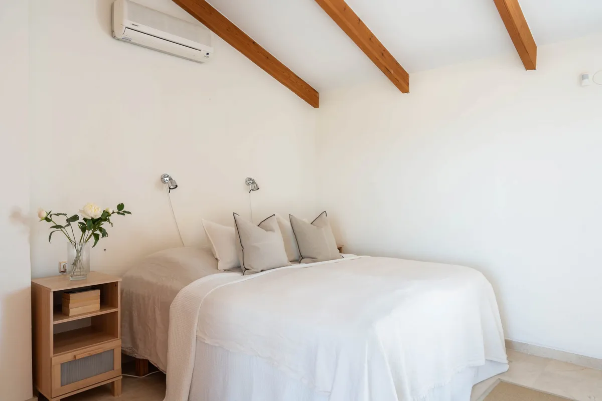 23b8b789-7ce1-493d-bb1c-3efa329ba720