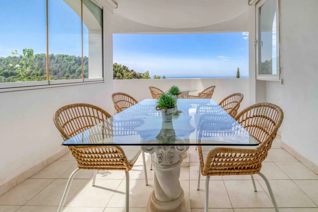 0b5413b7-4546-4bf0-af6b-3d33a6c410c1