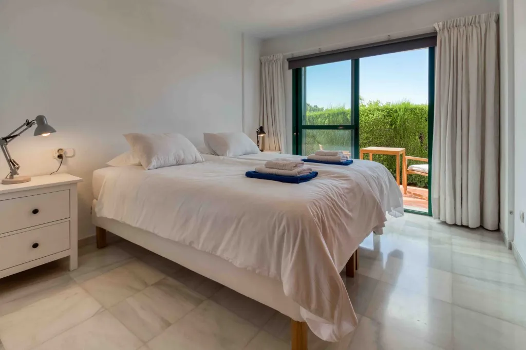 18dd8912-7e24-43c3-b283-3a08fca293ee