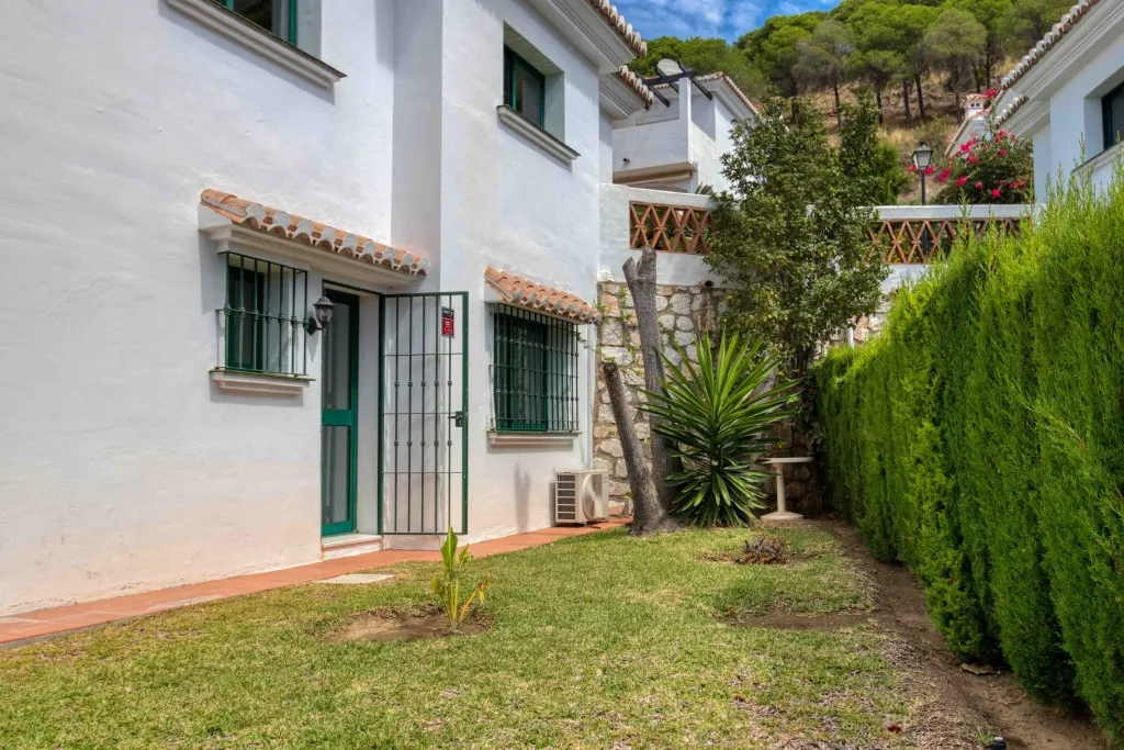 b1b6f4c2-265b-4bb8-a62b-1e7ea1689ca7