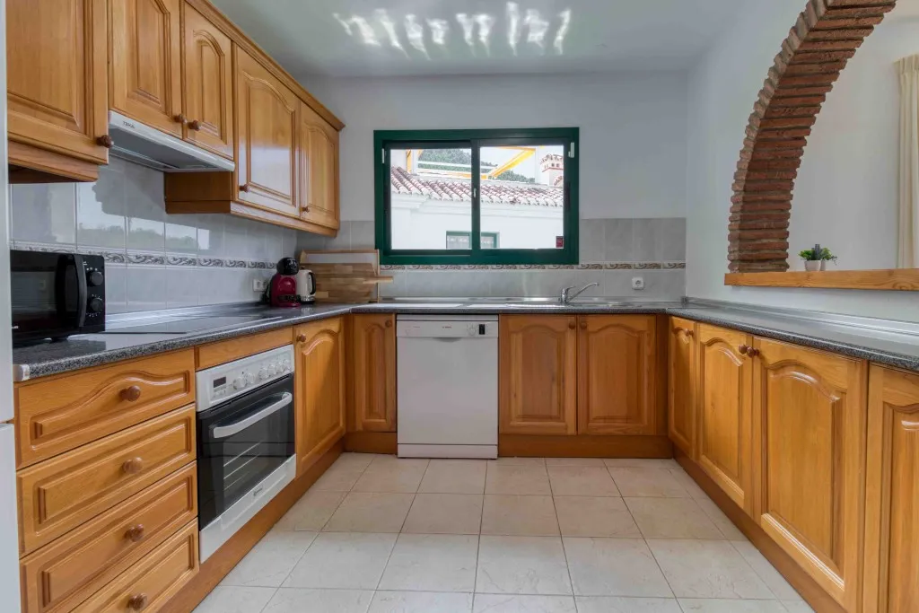 b49db8ab-800a-4a89-aeac-2b695050a55d