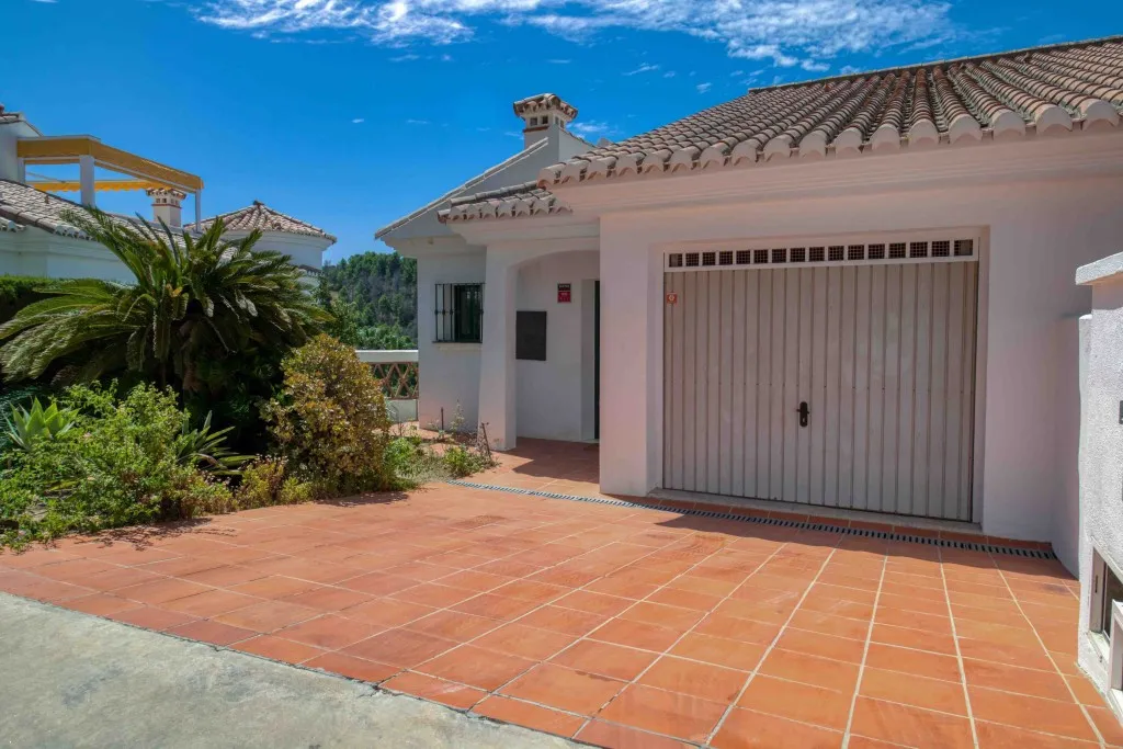 e8317e83-969d-4c7f-8cd2-13709ab893af