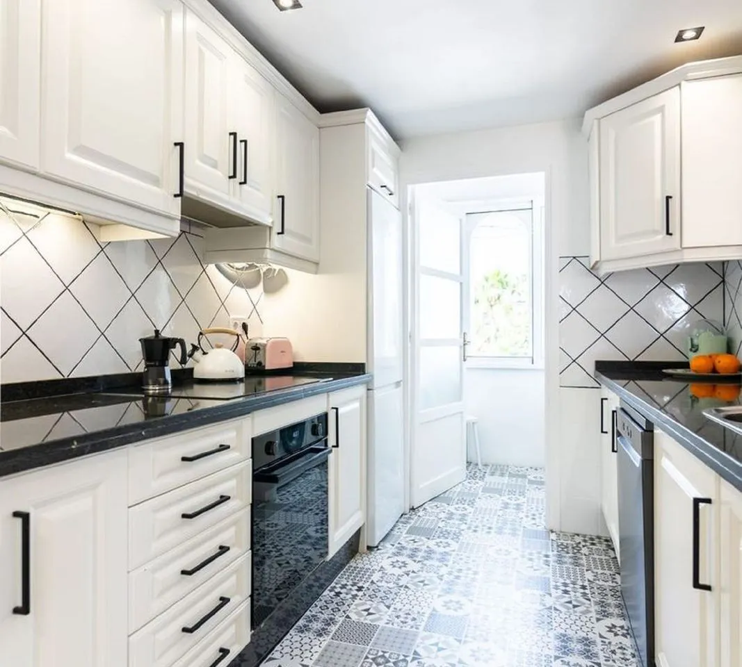 9daed4ed-69cf-449c-9879-b1c85e166870