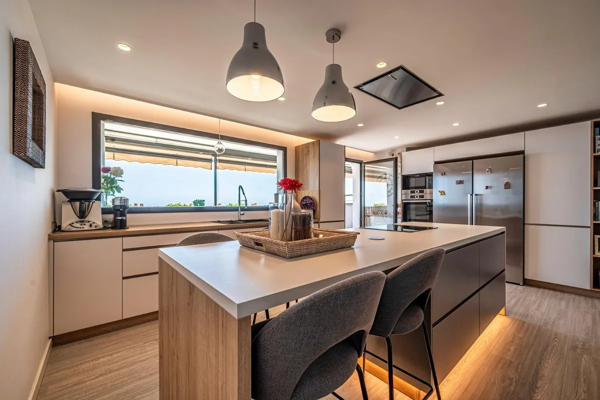 42501cda-f549-4a6e-a76b-12b74cc9d8a6