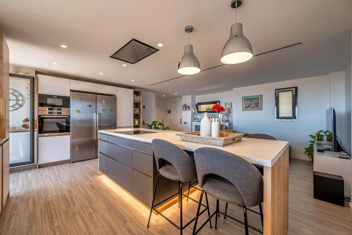 c4ce879c-e957-401d-afbe-a2418aa1e5ba