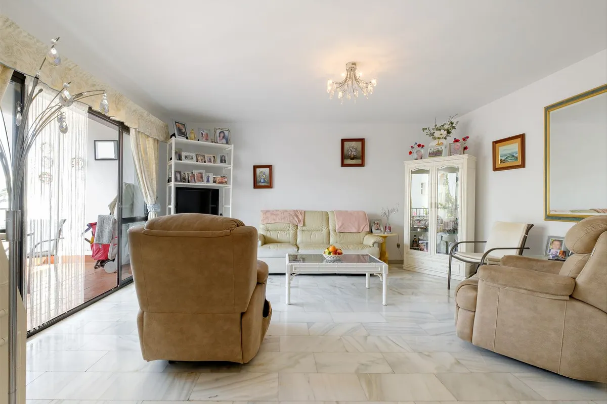 a78f0ebb-b669-42cb-8b81-965026fc393b