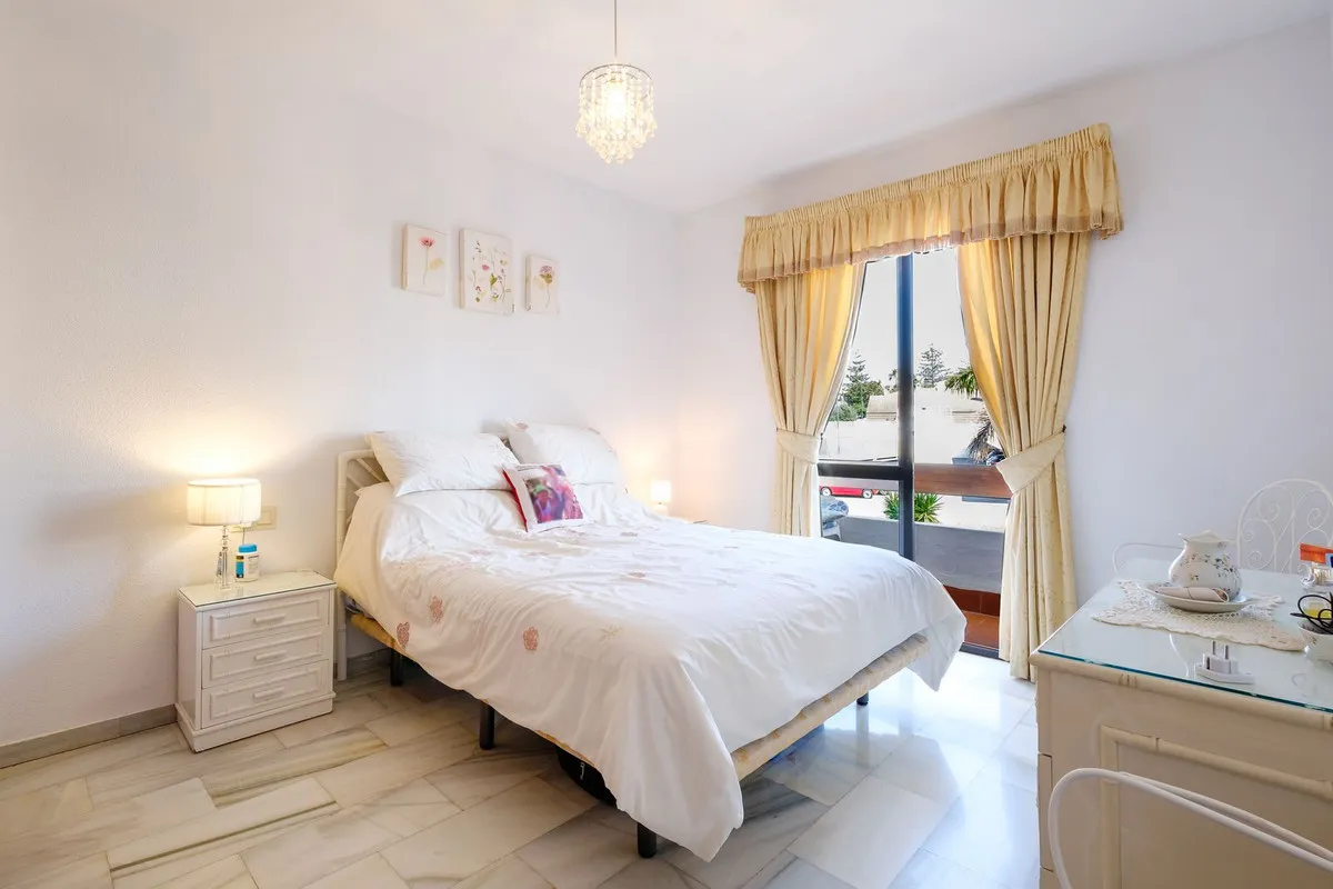 c7a8821d-4bd6-4374-9b1e-002e334dbfdf