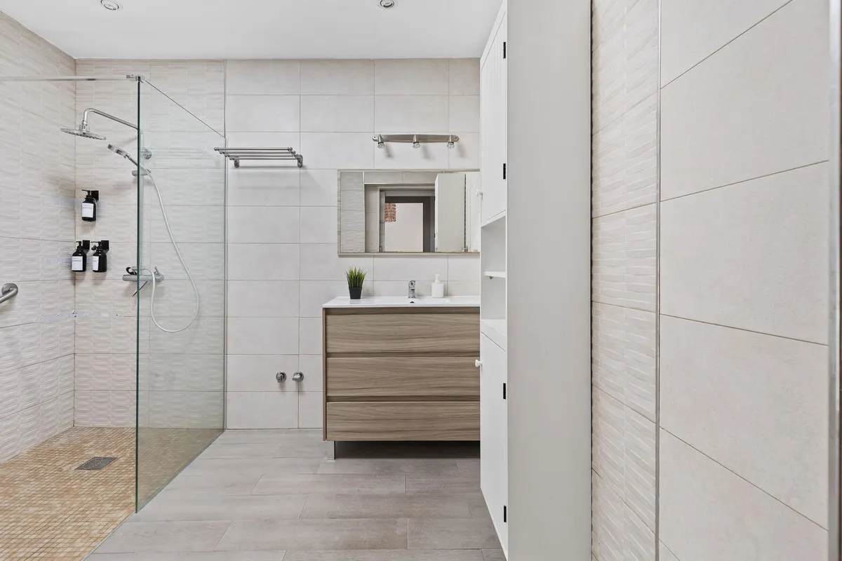 04b023ef-459b-4ade-8bd9-c3540c9fdb88