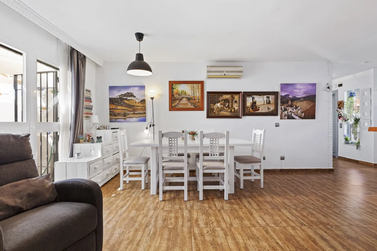 32031303-f0a0-4c49-ac24-6a0a8eb3a6ed