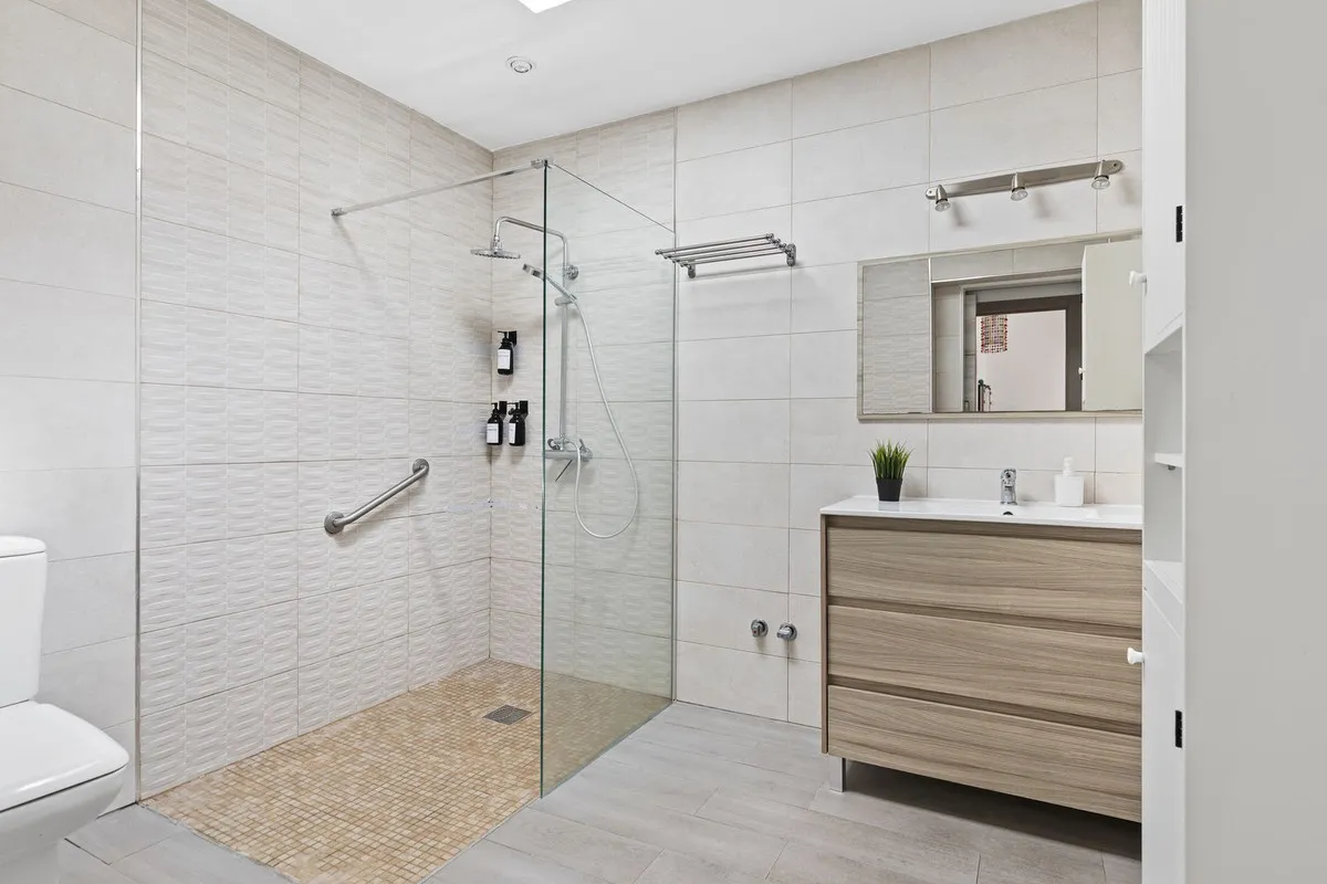 64490f9d-fa14-47de-8068-6f093f6cff87