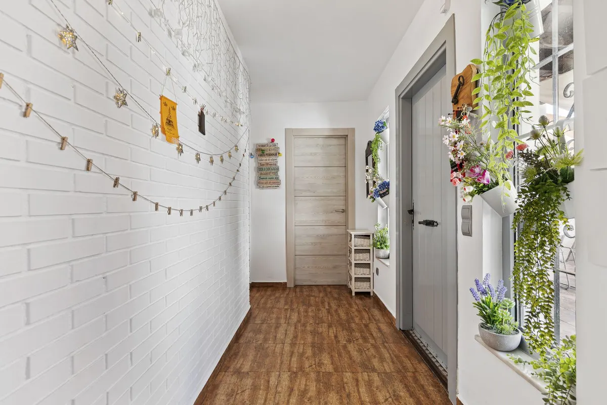 cb954363-53fe-47f5-b4a0-4c0c2b8952e6