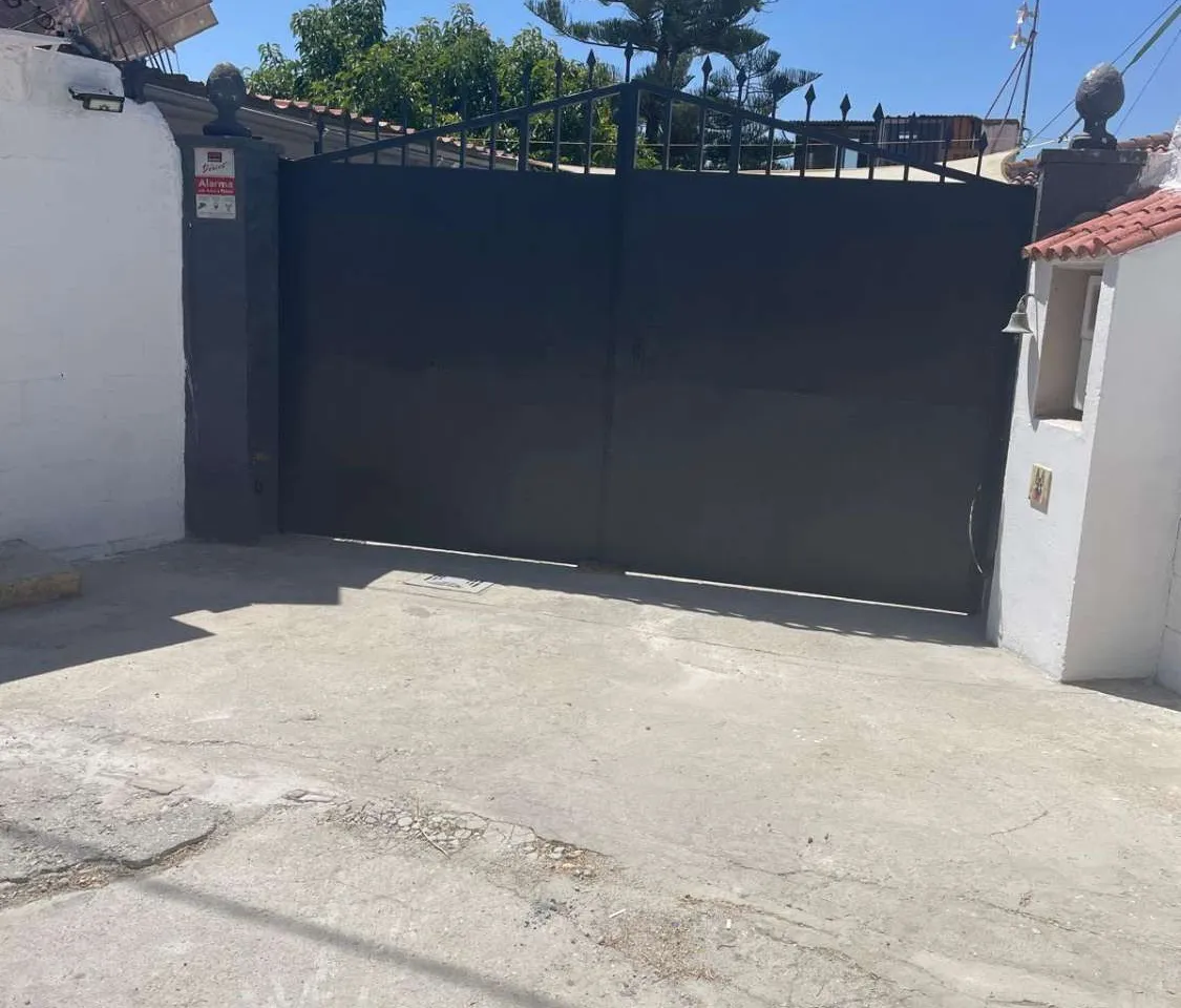 f4ef3434-2f6c-4b9d-ba51-a3a5826e1033