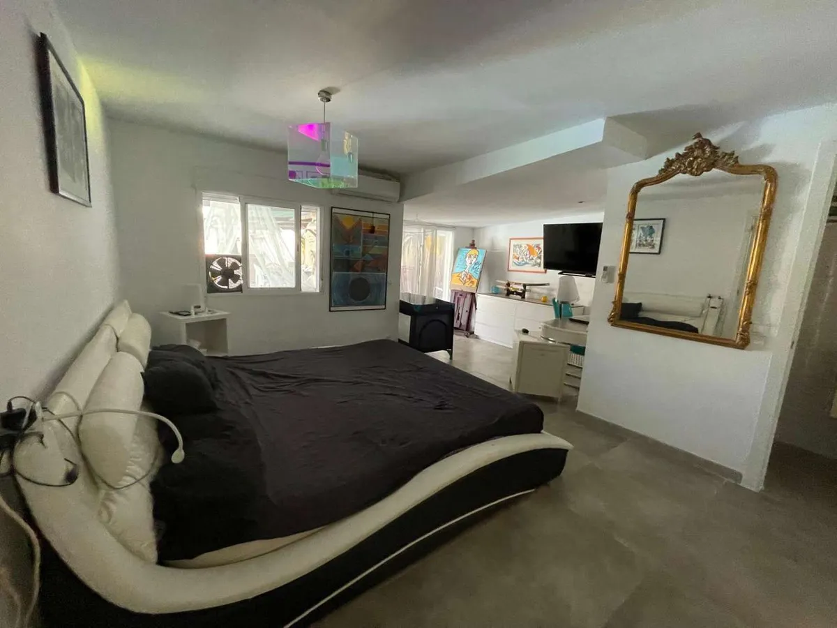 f7d7e413-ecc9-42a8-9725-0e1b37baad45