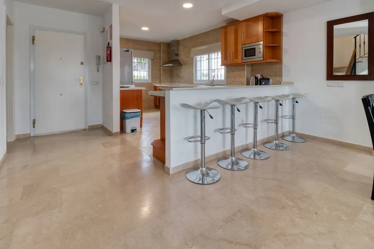 7cb7bf00-a55a-49f0-b221-134c86eee816