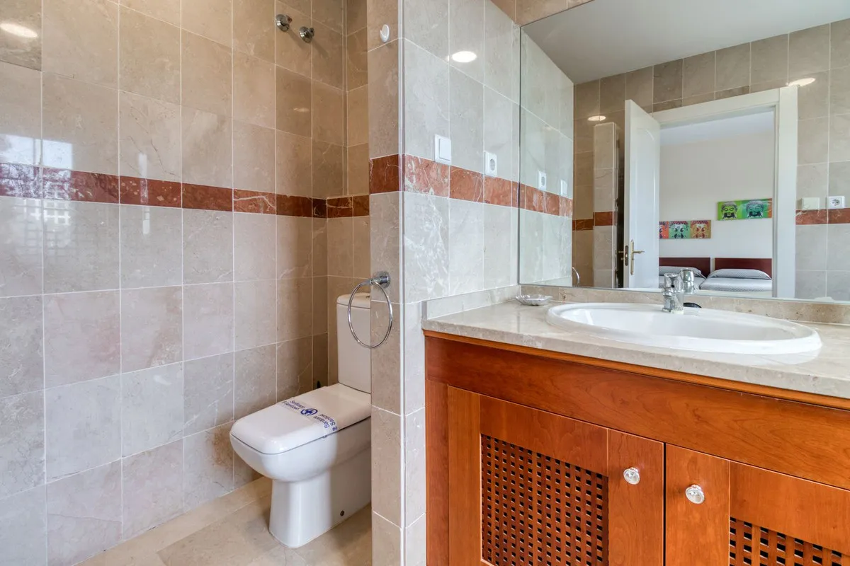 f060b278-e3c8-49cd-b8aa-609065ea61de