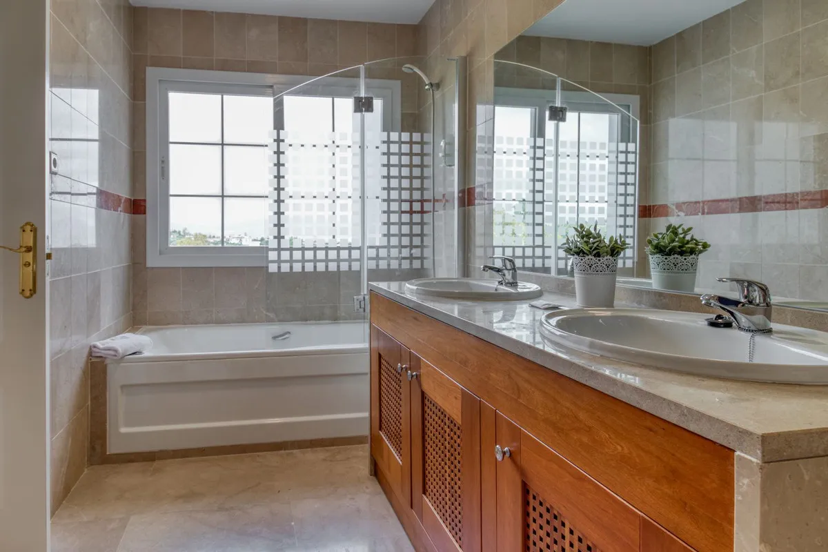 72c53523-79fd-49dc-92f4-ea6b2e8cbf36