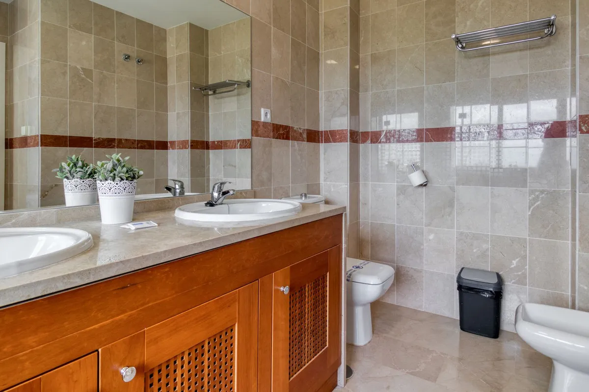 c08ab99a-c60e-42fa-9df4-44f79fcf0085