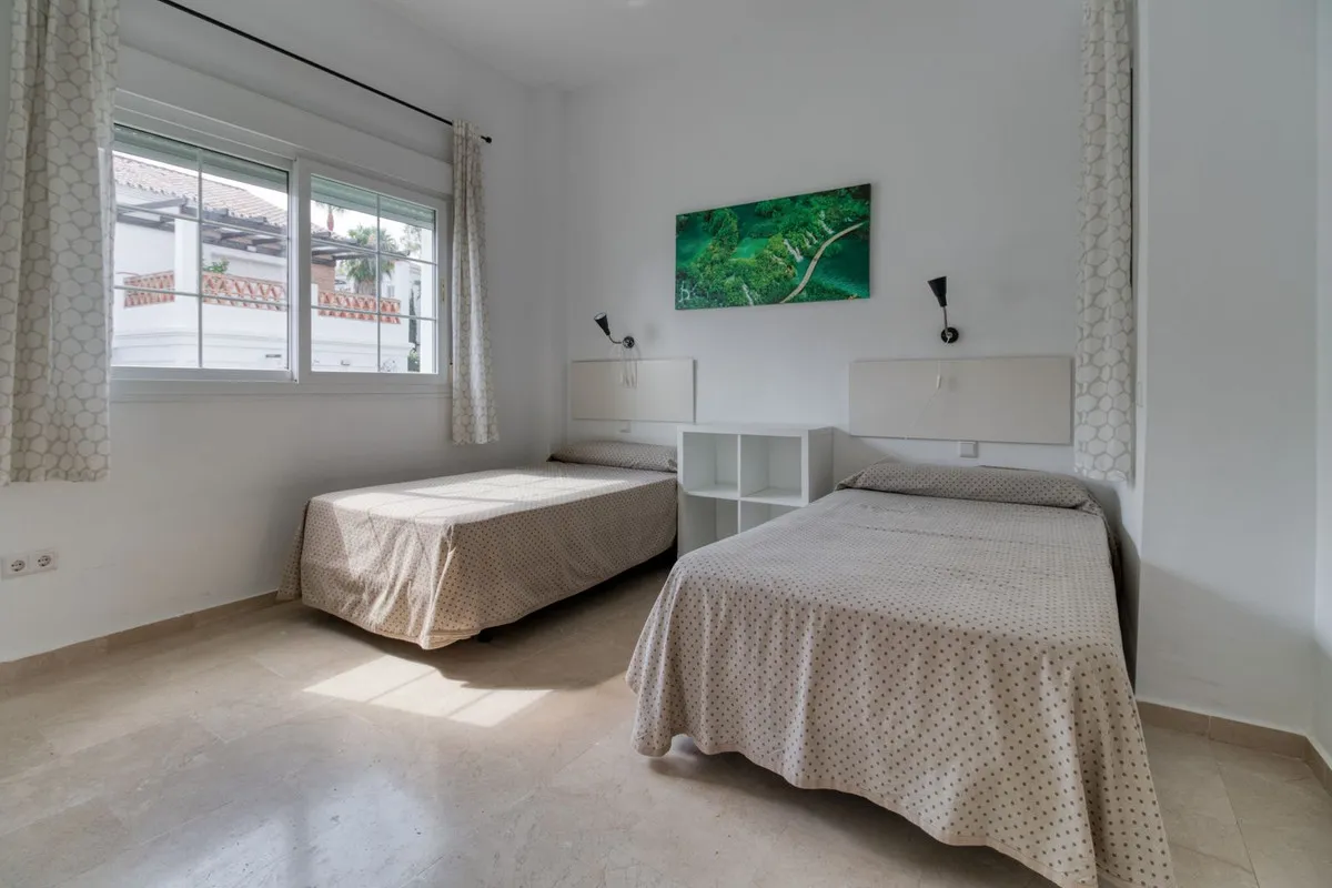 c4cce905-8fdc-4df2-93a2-3e46e07a6851