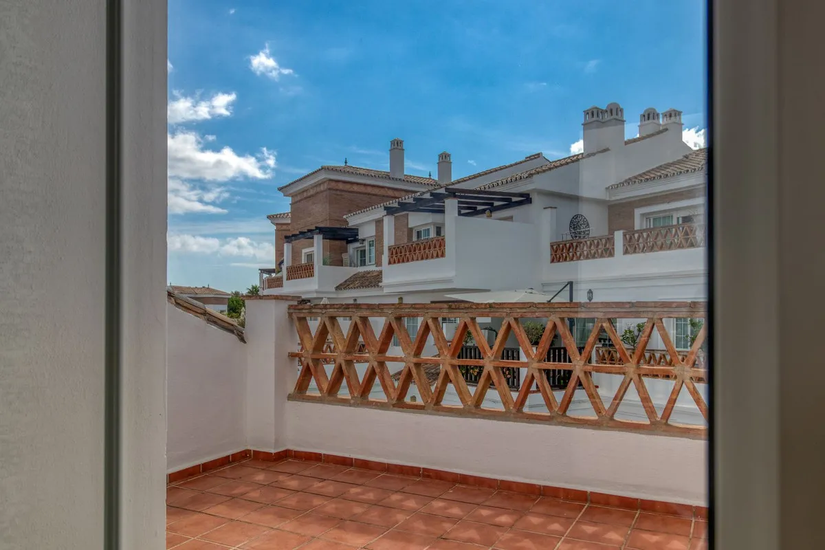 f0239b8e-1a5c-4537-a372-b0647f737392