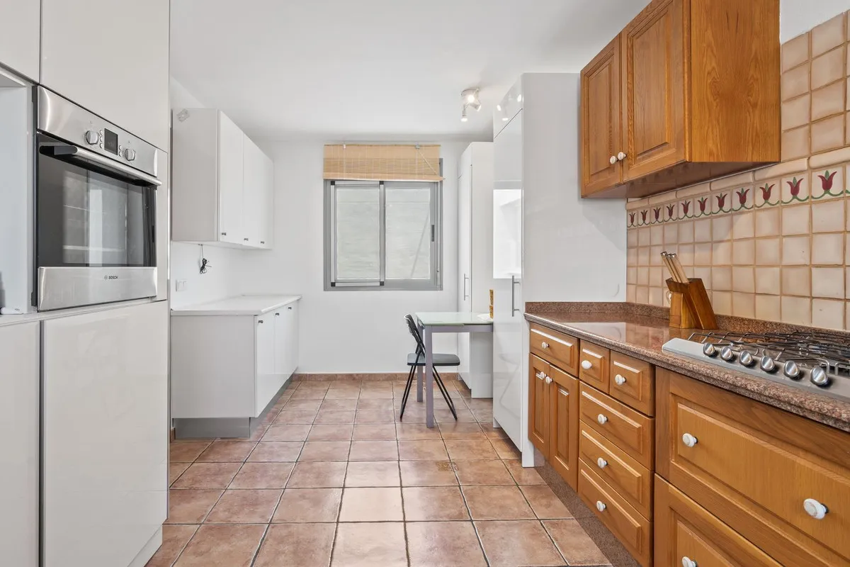 89961100-6bbc-4f24-b965-e375c34cd9c8