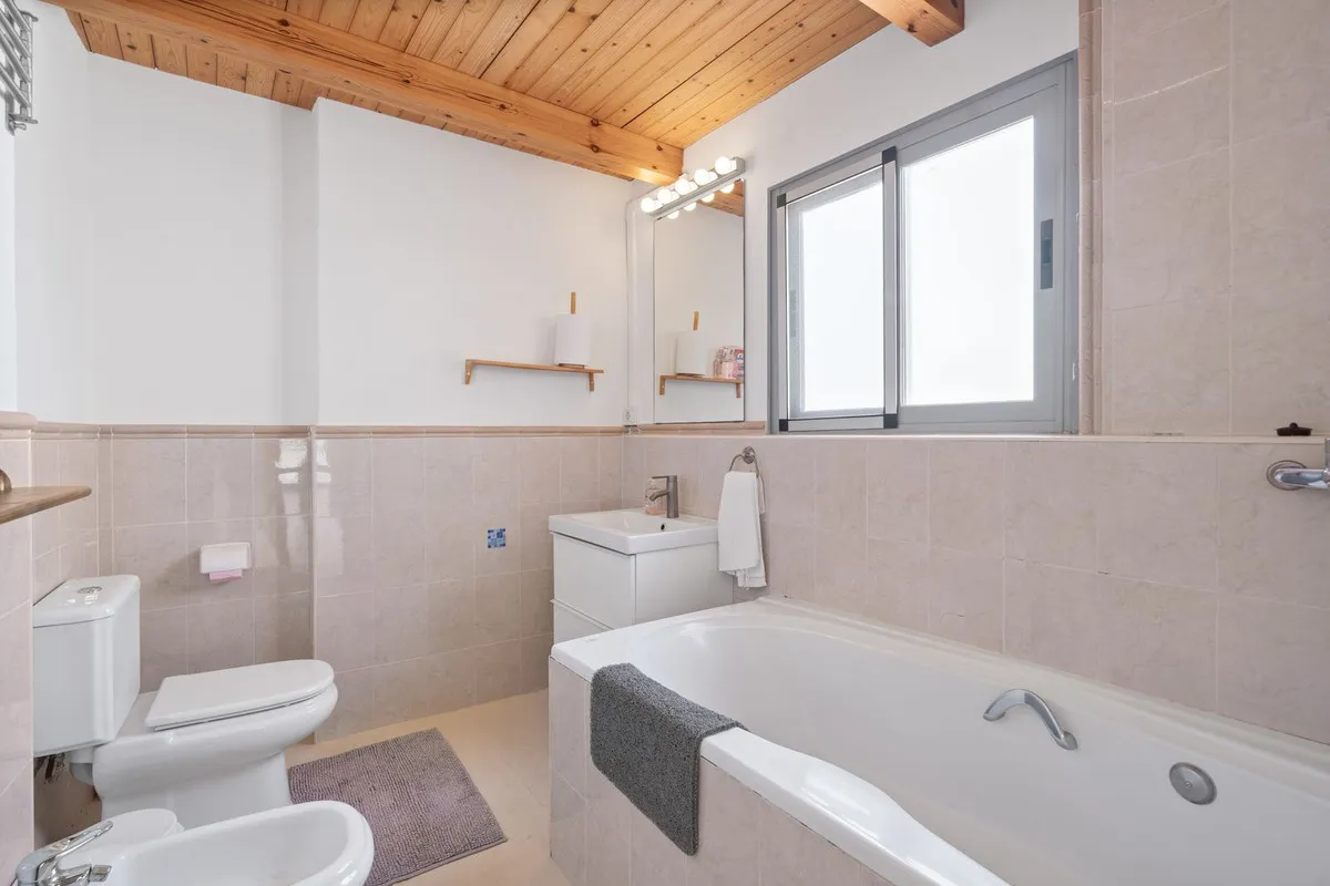 d6c4bf61-995b-4f40-a69f-771d0fb0df00