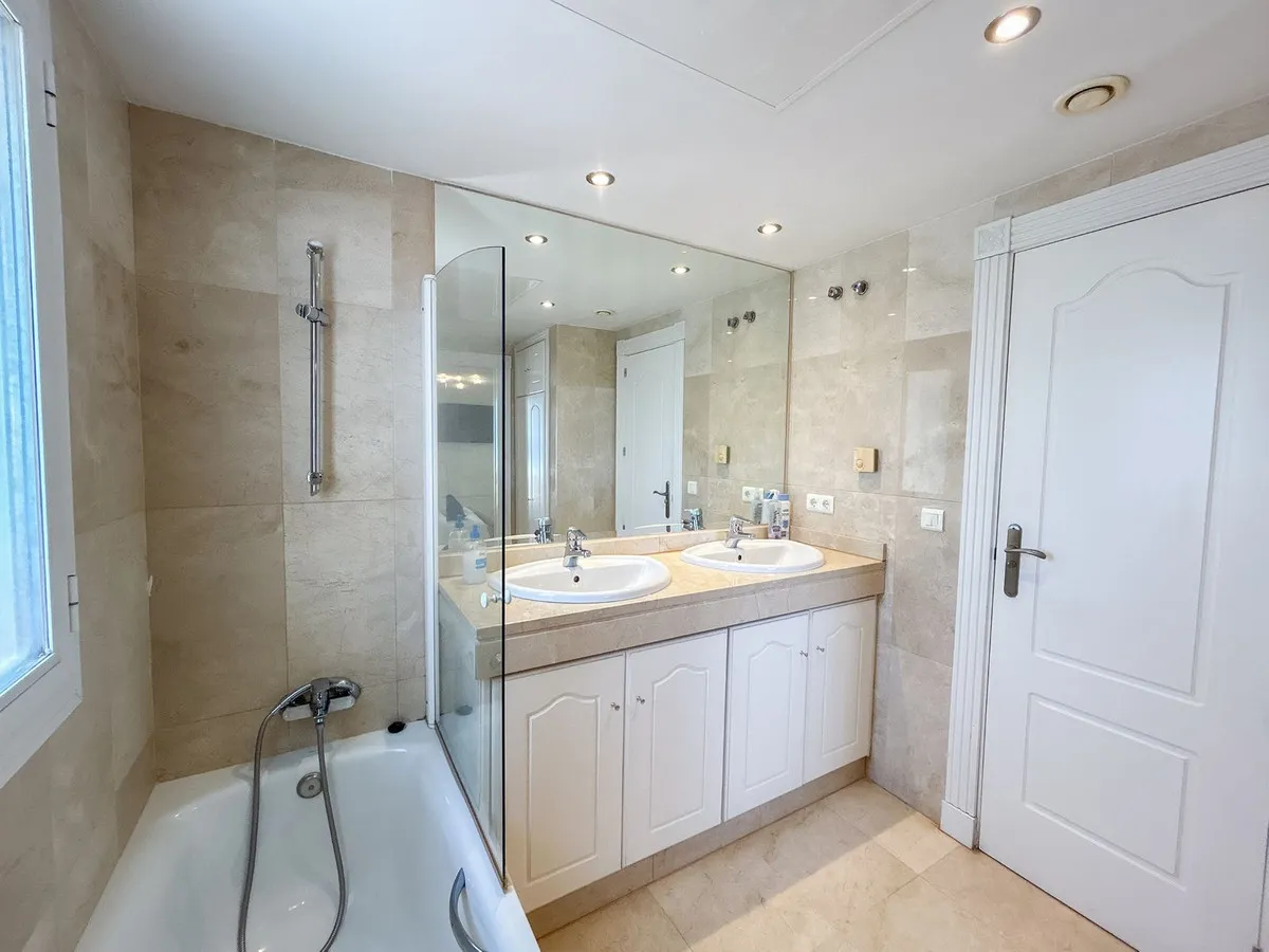 1763c880-90dc-4fd2-bacf-07b303ea19d0