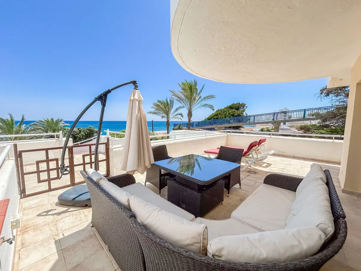 efa7e18d-e059-4d16-b3de-a845585a95e2