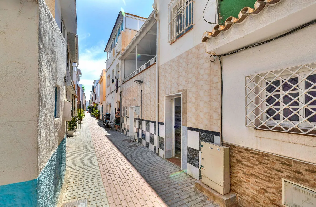 db01bca7-1b86-4189-b963-00e1224674eb